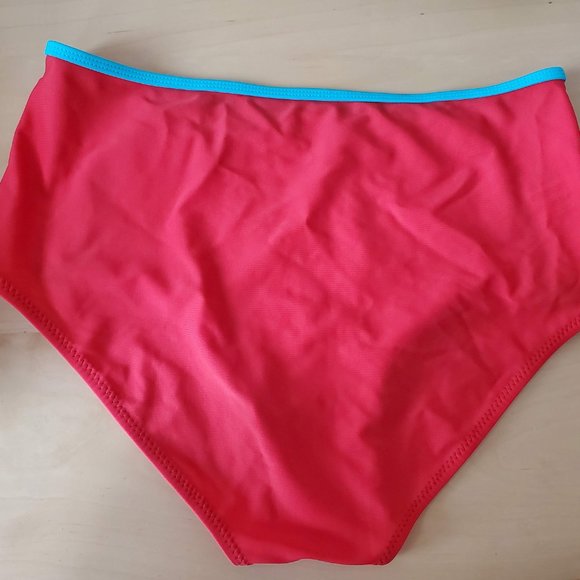 High waisted bright red bathing suit - Picture 4 of 4